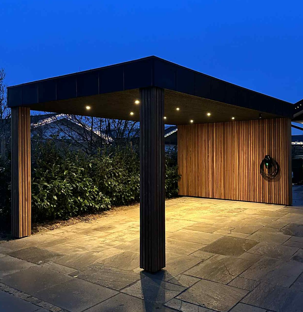 Nybygget garage carport